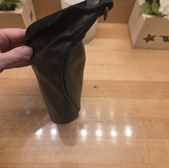 Parker Thatch Cross Your Heart Small Sidekick Sling Bag Black Leather/Suede - Picture 8 of 15